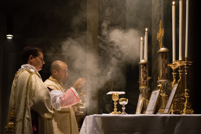 Nên hiểu và áp dụng tự sắc Summorum Pontificum về việc dùng “phụng vụ La-tinh cũ” thế nào cho đúng?