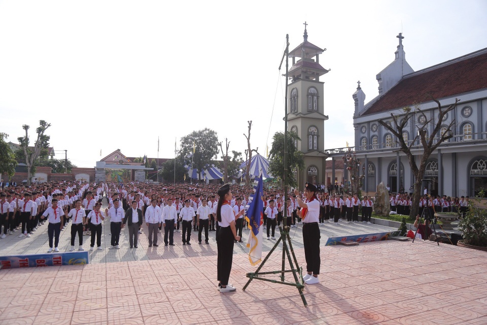 Liên đoàn Thiếu Nhi Thánh Thể giáo phận Vinh: Mừng lễ Quan thầy "bừng lửa" trong mùa bão lũ