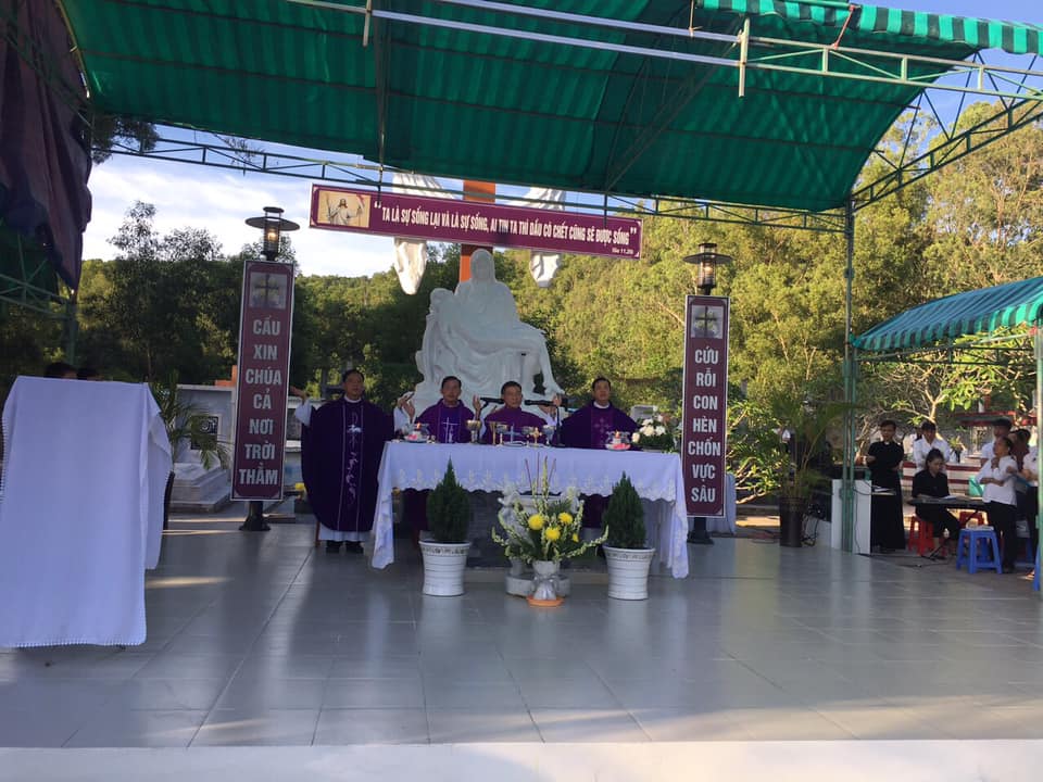 Thánh lễ Cầu Nguyện Cho Các Linh Hồn Tại Đất Thánh Giáo Xứ
