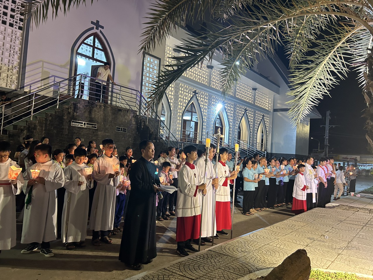 Gx.Hưng Văn Rước Kiệu Đức Mẹ - Kết Thúc Tháng Hoa