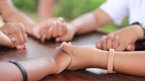 Giúp Đỡ Nhau Trong Cùng Một Đức Tin