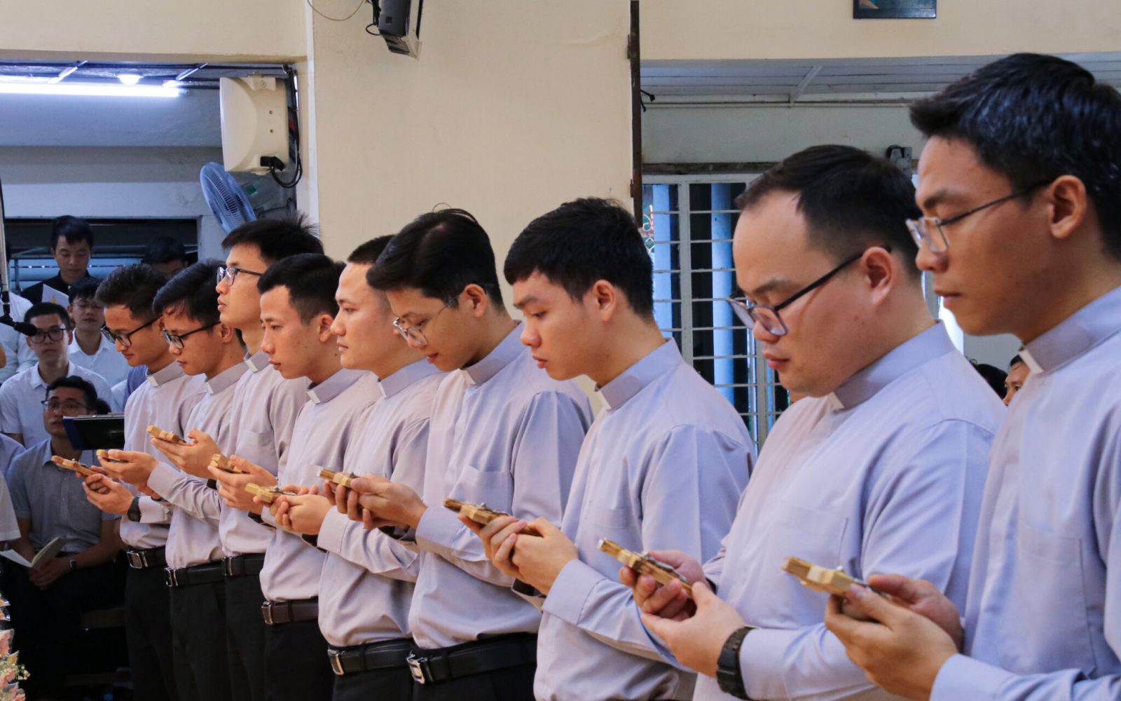 Lễ khấn lần đầu của 9 tân khấn sinh Dòng Tên