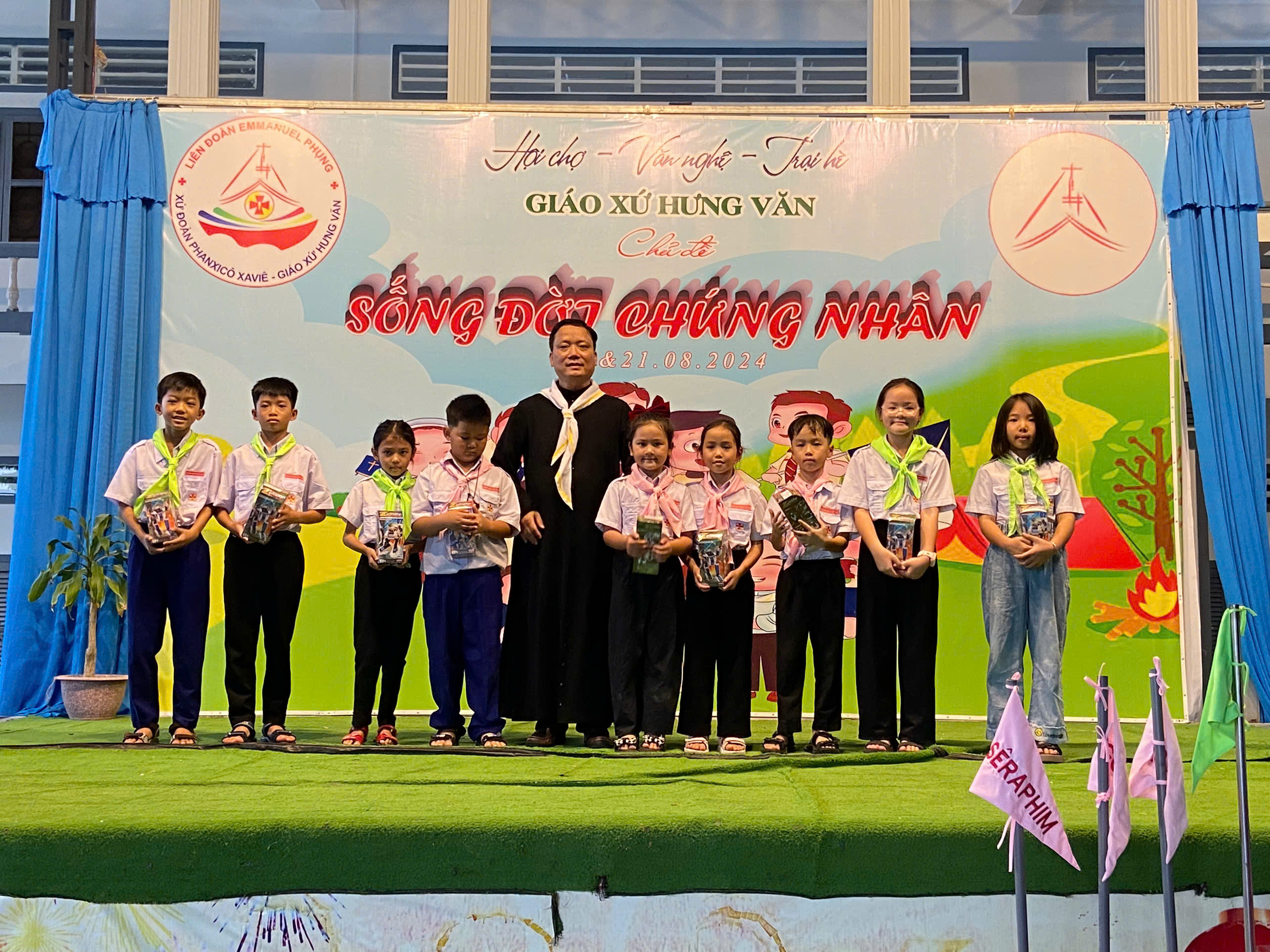 Hình lễ tổng kết năm học giáo lý 2023-2024 Gx.Hưng Văn