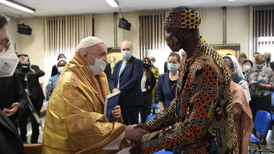 ĐTC Phanxicô thăm trụ sở Vatican News và báo Quan sát viên Roma